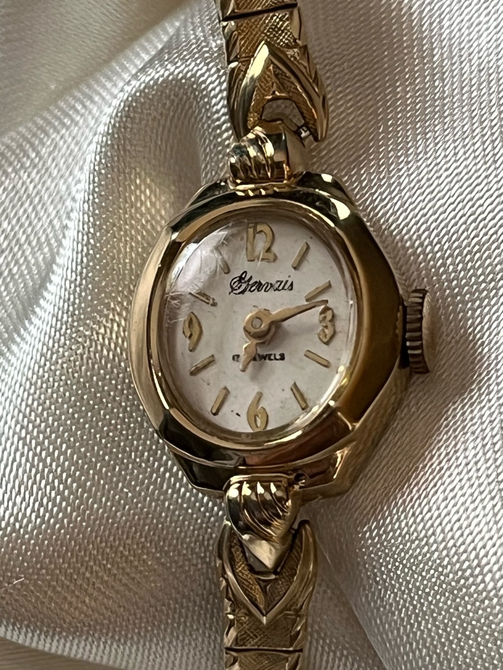 Vintage Gervais Gold-Tone Ladies Bracelet mechanical wristwatch 17 jewels****